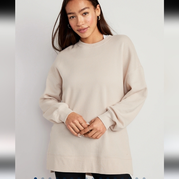 Old Navy Sweaters - ON Oversized Boyfriend Tunic Sweater